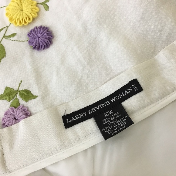 Larry Levine Floral Embroidered Linen white skirt - Picture 5 of 5